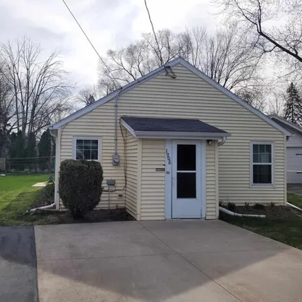 Buy this 2 bed house on 1924 North Oneida Street in Appleton, WI 54911