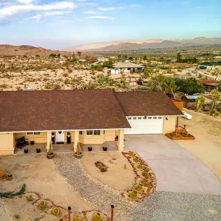 Image 2 - 5853 Linda Lee Dr, Yucca Valley, California, 92284 - House for sale