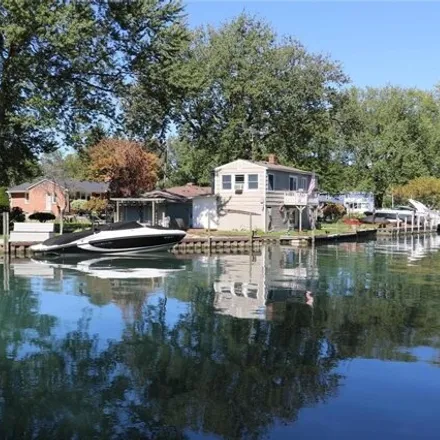 Buy this 1 bed house on 28817 Swan Island Drive in Grosse Ile Township, MI 48138