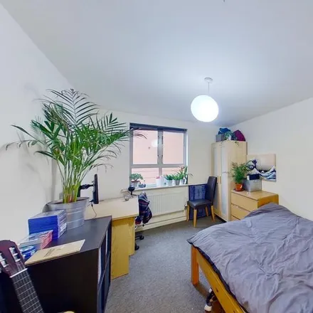 Rent this 2 bed apartment on The Rise in Russell Street, Nottingham