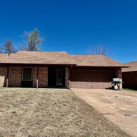 Buy this 3 bed house on 2810 Heritage Trail in Enid, OK 73703