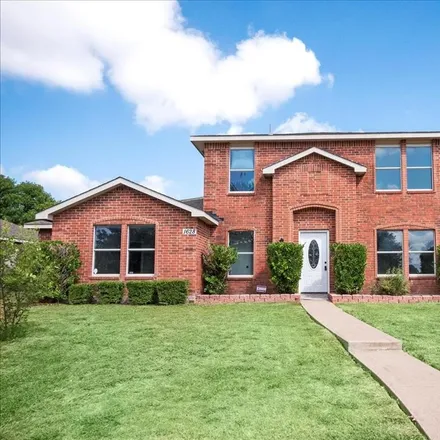 Buy this 4 bed house on 1628 Deerwood Drive in Rockwall, TX 75032