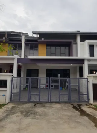 Rent this 4 bed apartment on unnamed road in Bandar Bukit Raja, 42100 Klang City