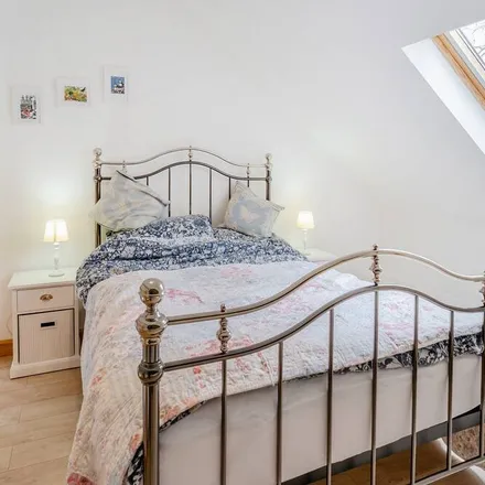 Rent this 1 bed townhouse on Cyngor Bro Dyffryn Cennen in SA18 2UB, United Kingdom