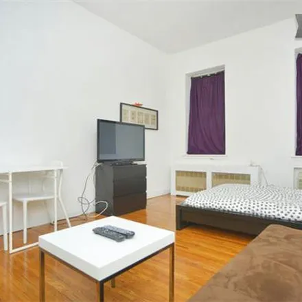 Image 7 - 238 East 82nd Street, New York, NY 10028, USA - Apartment for rent