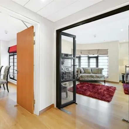 Image 3 - 68 North Row, London, W1K 6WD, United Kingdom - Apartment for sale