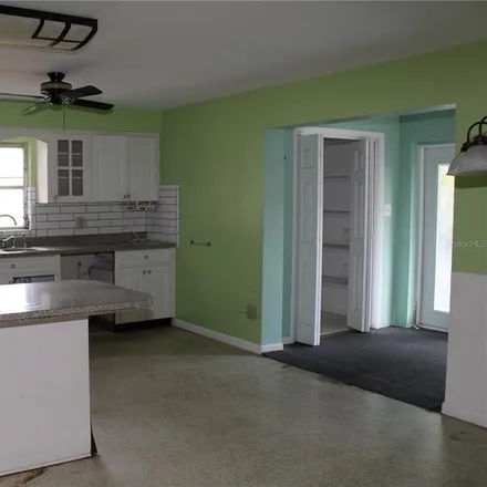 Image 7 - 623 Crescent Drive, Largo, FL 33770, USA - House for sale