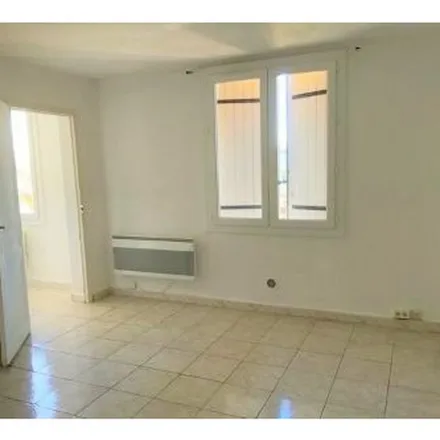 Image 5 - 7 a Avenue des Quatre Otages, 84800 L'Isle-sur-la-Sorgue, France - Apartment for rent