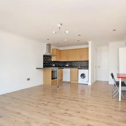 Image 3 - 8-18 Rampart Street, St. George in the East, London, E1 2JY, United Kingdom - Apartment for rent