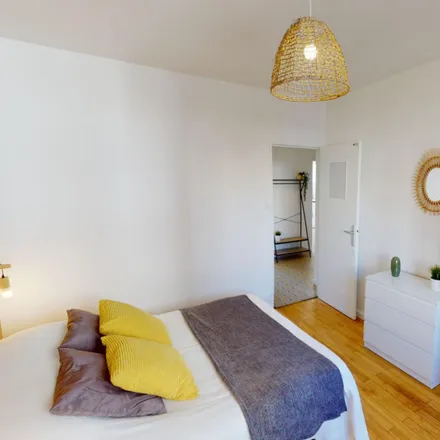 Rent this 4 bed room on 220 Grande Rue de la Guillotière in 69007 Lyon, France