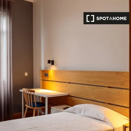 Rent this 7 bed room on Rua Particular João Félix in 4430-198 Vila Nova de Gaia, Portugal