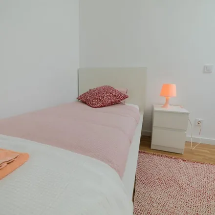 Rent this 5 bed apartment on Rua Professor Agostinho da Silva in 4250-024 Porto, Portugal