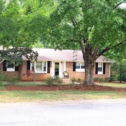 Buy this 3 bed house on 706 Fieldstone Road in Mooresville, NC 28115