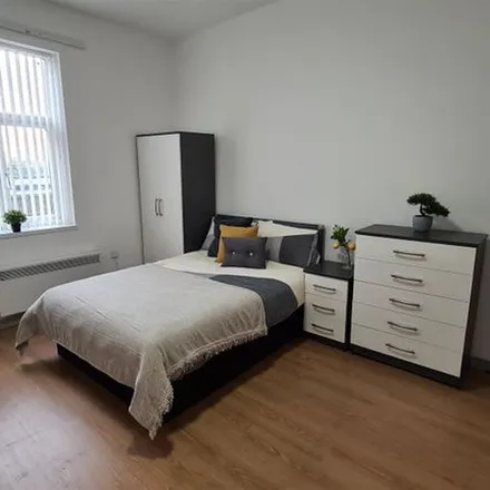 Image 5 - B4176, Dudley, DY1 2AJ, United Kingdom - Apartment for rent