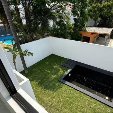 Buy this 3 bed house on Avenida General Emiliano Zapata in Jiutepec Centro, 62550 Jiutepec