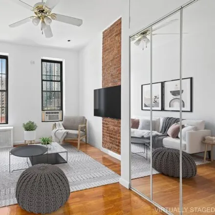 Rent this studio house on 1315 3rd Avenue in New York, NY 10021