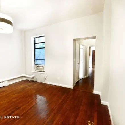 Image 2 - 151 East 62nd Street, New York, NY 10065, USA - Apartment for rent
