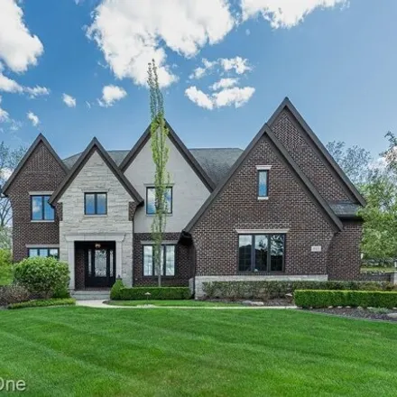 Buy this 5 bed house on 611 Wellington Cir in Rochester Hills, Michigan