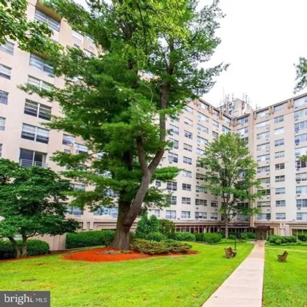Buy this 2 bed condo on Chetwood Drive in Garrett Hill, Radnor Township