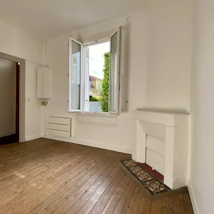 Image 6 - 4 Rue de Cursol, 33000 Bordeaux, France - Apartment for rent