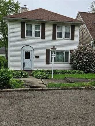 Buy this 3 bed house on Bentley Avenue in East Liverpool, OH 26034