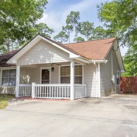 Buy this 3 bed house on 814 Ridgewood Way in Evergreen, Hinesville