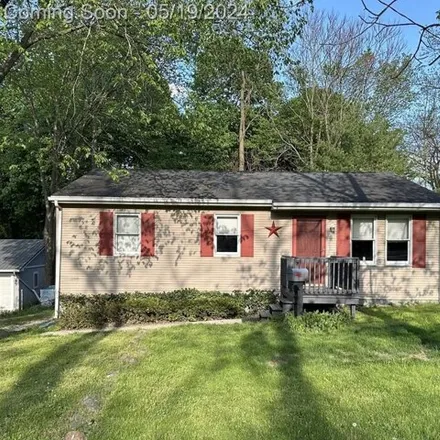 Buy this 3 bed house on 773 Park Street in Fenton, MI 48430