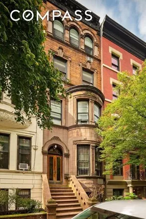 Rent this 2 bed townhouse on 130 West 81st Street in New York, NY 10024