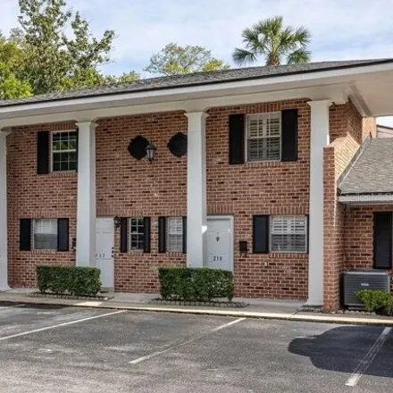 Buy this 2 bed condo on 308 Cherrywood Gardens Drive in Seminole County, FL 32751