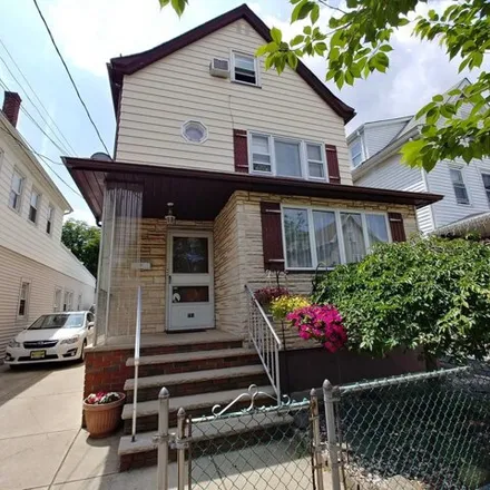 Rent this 3 bed house on 50 Anderson Avenue in Wallington, NJ 07057