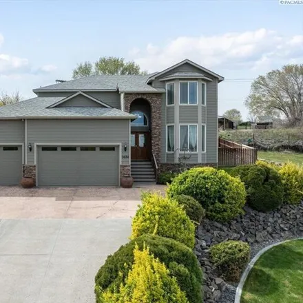 Buy this 4 bed house on 3670 South Gum Street in Kennewick, WA 99337