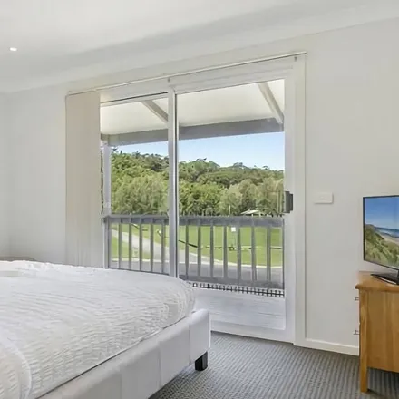 Rent this 5 bed house on Maloneys Beach NSW 2536