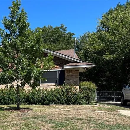 Buy this 3 bed house on 2421 North Woods Street in Sherman, TX 75092