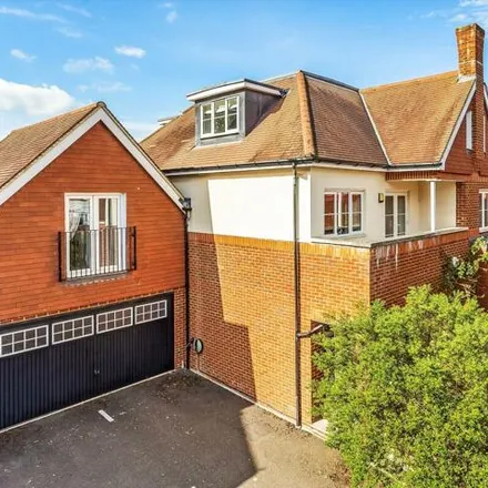 Buy this 5 bed house on unnamed road in Guildford, GU1 2RN