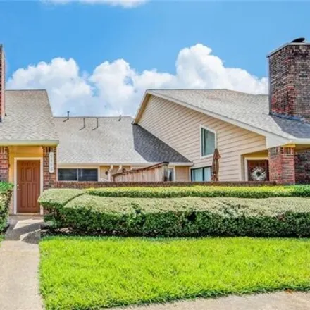 Rent this 3 bed house on Pebble Run Way in Clear Lake City, Houston