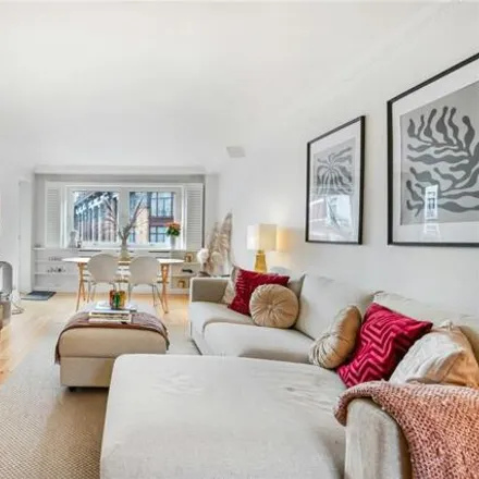 Rent this 2 bed room on 24-26 Hans Crescent in London, SW1X 0LS