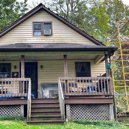 Buy this 2 bed house on 1238 18th Street in Vienna, WV 26105