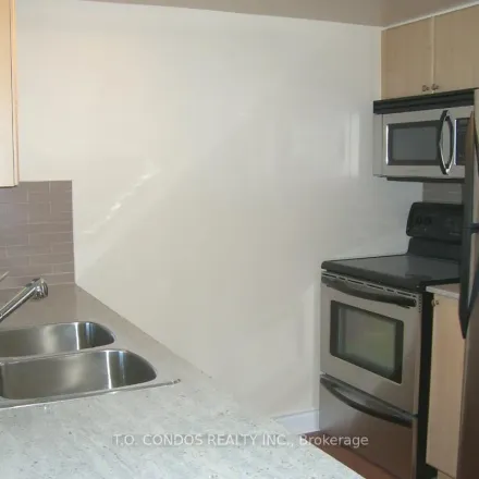Image 2 - Residences of College Park North, 763 Bay Street, Old Toronto, ON M5G 1N8, Canada - Apartment for rent