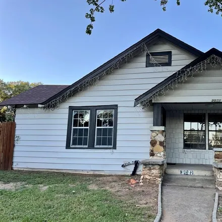 Buy this 2 bed house on 3021 Murphy Street in Fort Worth, TX 76111