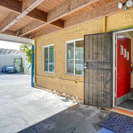 Rent this studio apartment on Oakland