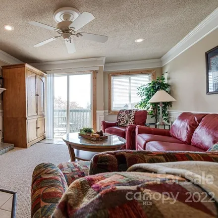 Buy this 2 bed condo on 397 Pinnacle Inn Road in Beech Mountain, NC 28604