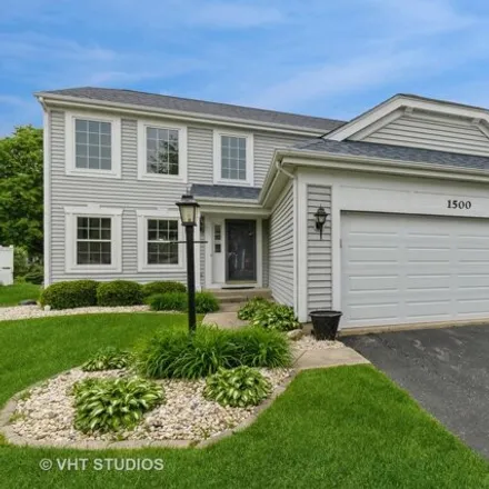 Buy this 3 bed house on 1504 Woodbury Circle in Gurnee, IL 60031