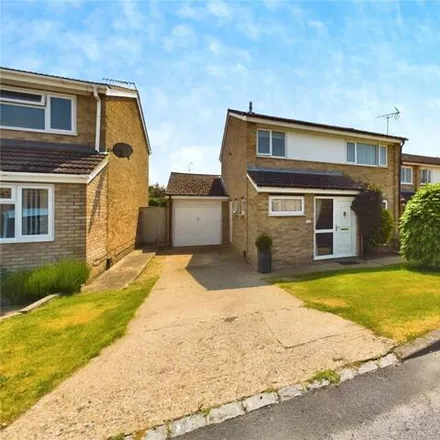 Buy this 3 bed house on 59 Kingsway in Reading, RG4 6RH