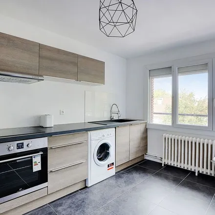 Rent this 1 bed apartment on CM Versailles 14 in Rue de Versailles, 92140 Clamart