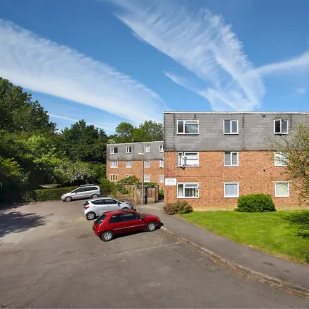 Rent this 2 bed apartment on Elmore in Swindon, SN3 3TN