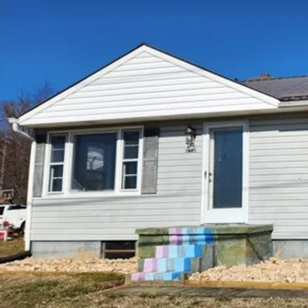 Buy this 2 bed house on 1815 South Main Street in Henry Fork, Franklin County