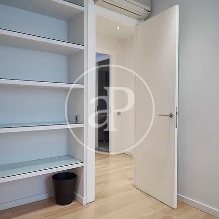 Rent this 4 bed apartment on Restaurante Indiano in Calle de Claudio Coello, 70