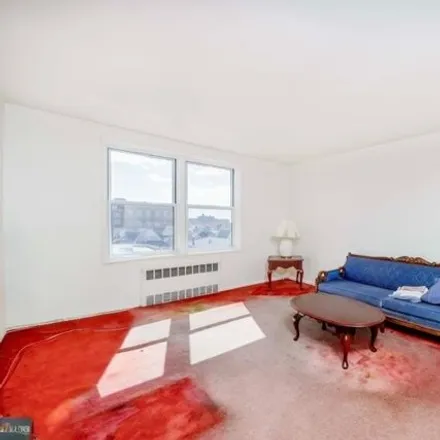 Image 3 - 2260 Benson Avenue, New York, NY 11214, USA - Apartment for sale