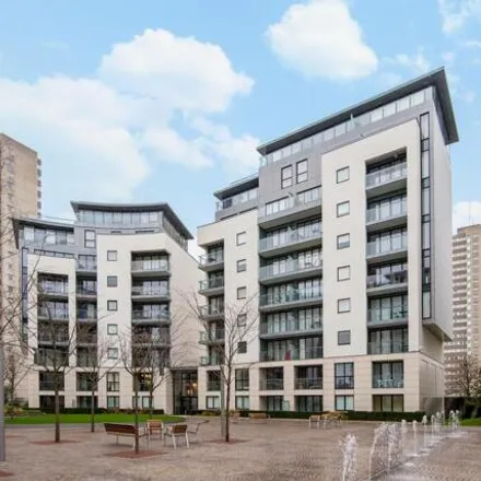 Rent this 1 bed apartment on Pump House Crescent in London, TW8 0HL