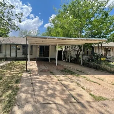 Rent this 3 bed house on 1706 Park Avenue in Abilene, TX 79603